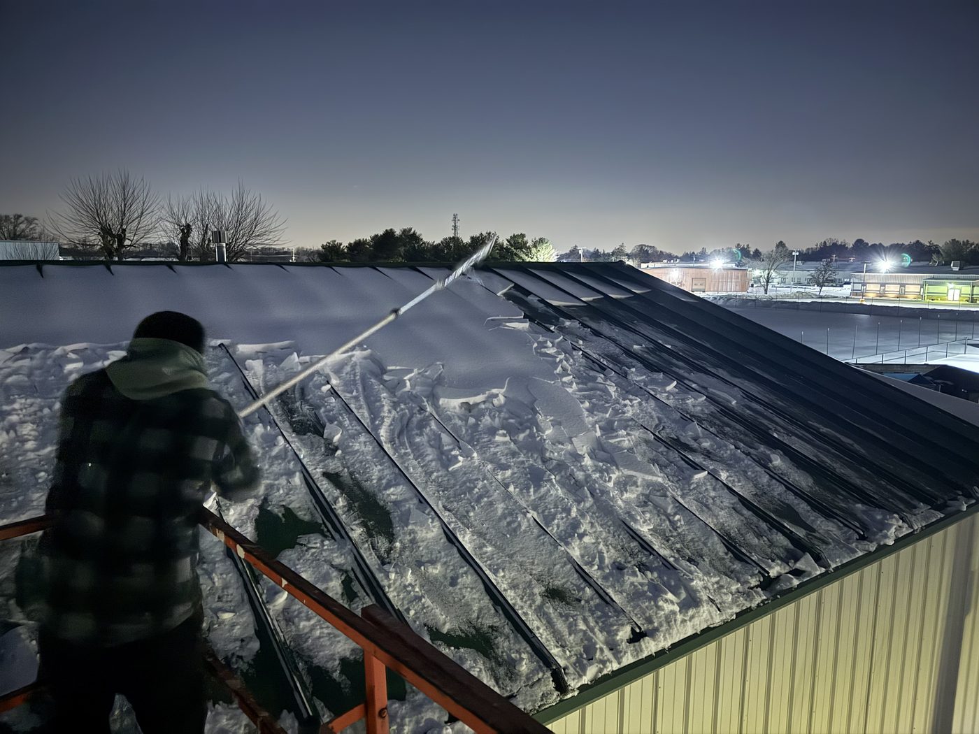 Roof snow removal