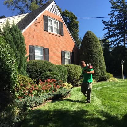 Edging and trimming a garden bed