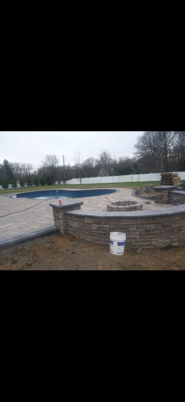 Paver patio with fire pit